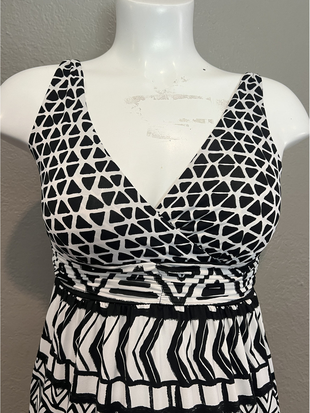 NC International Concepts Petite PS Black White Geometric Maxi Dress